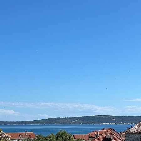 Bee House Suite - Brand New Apartment 100 M From Sea Kaštela Εξωτερικό φωτογραφία