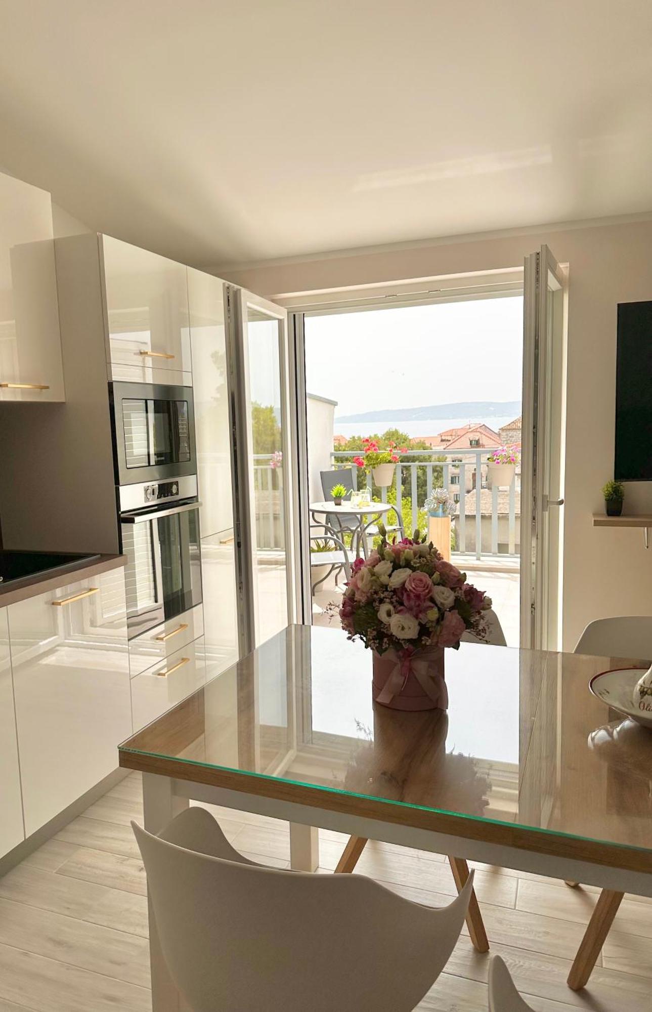Bee House Suite - Brand New Apartment 100 M From Sea Kaštela Εξωτερικό φωτογραφία