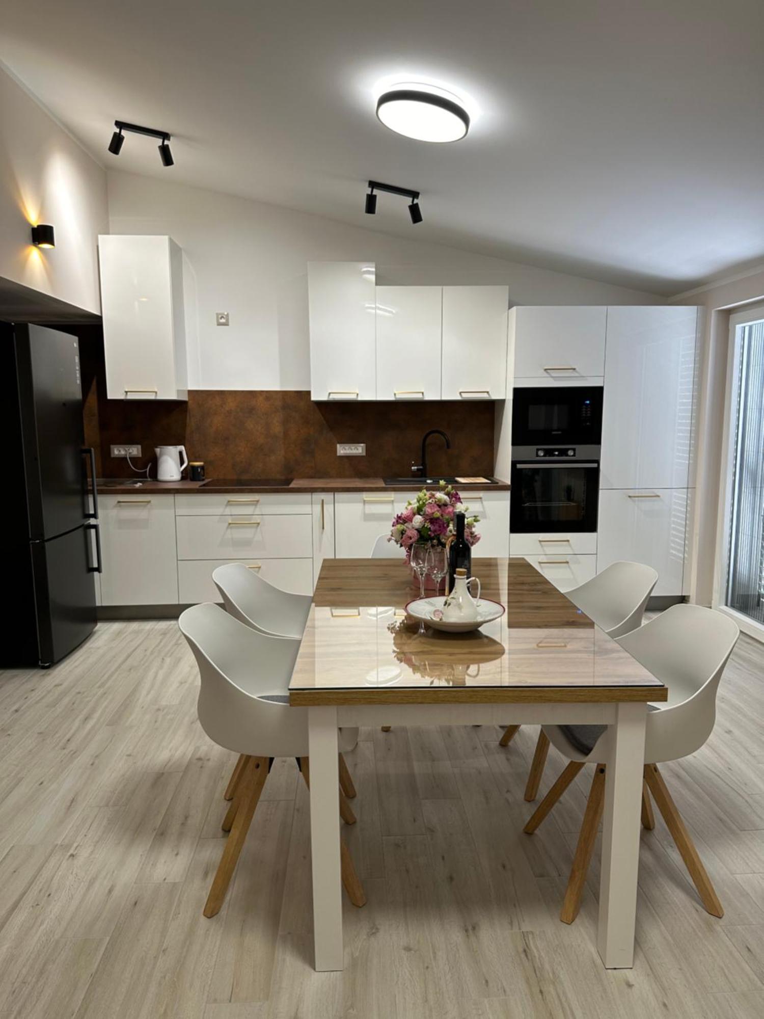 Bee House Suite - Brand New Apartment 100 M From Sea Kaštela Εξωτερικό φωτογραφία